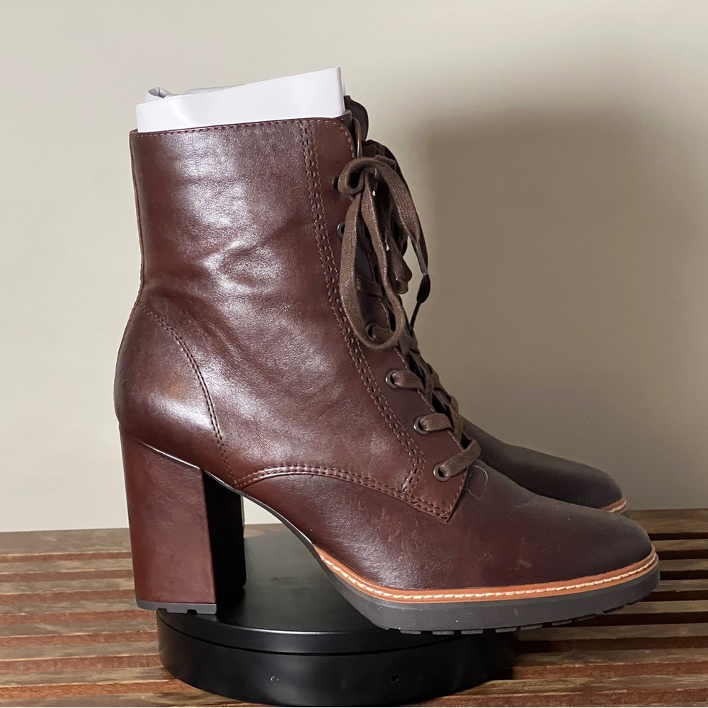 Naturalizer Callie, 12 WIDE, Leather heeled combat boot, Chocolate Brown